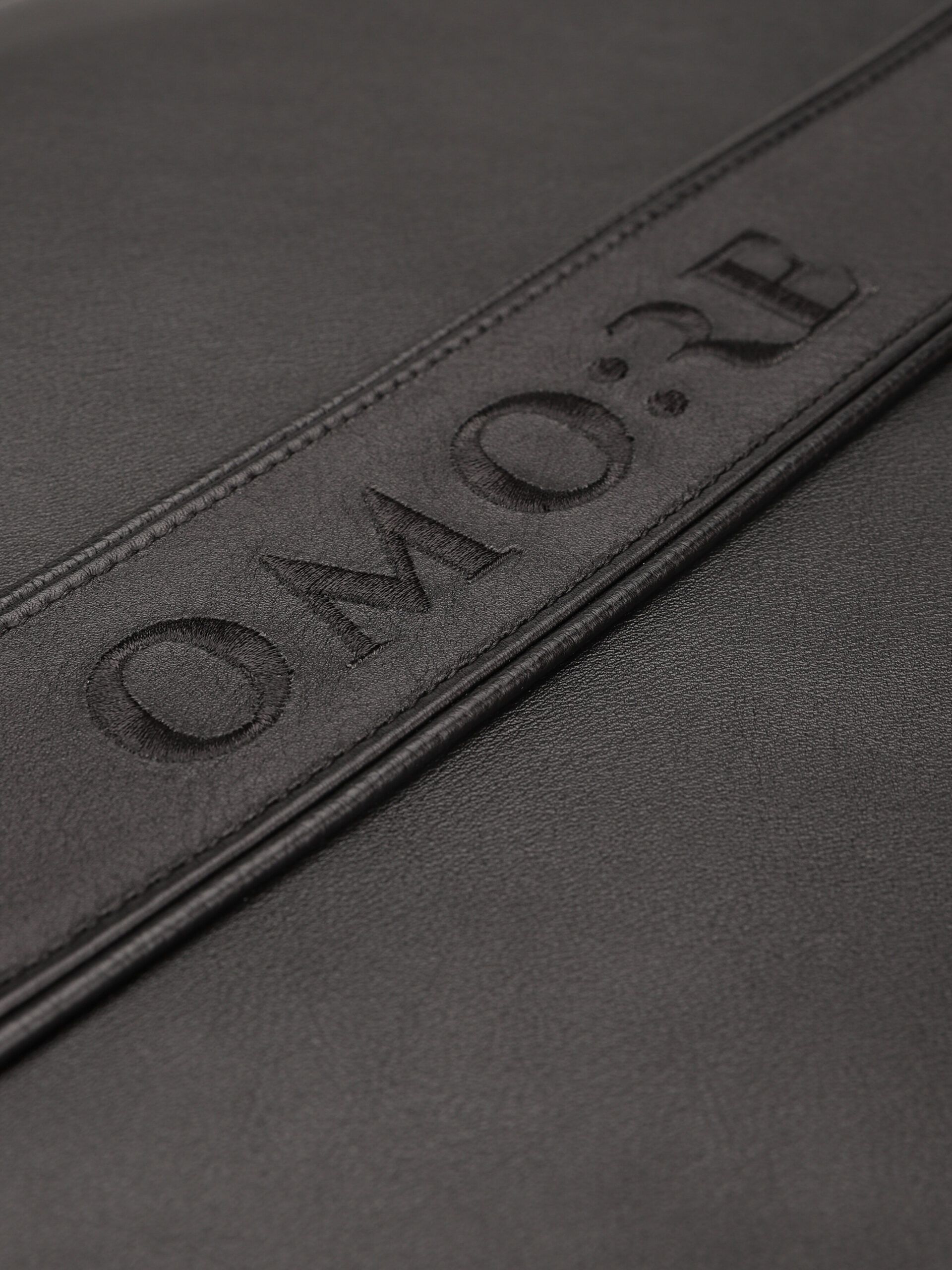 :REACT tennis leather case