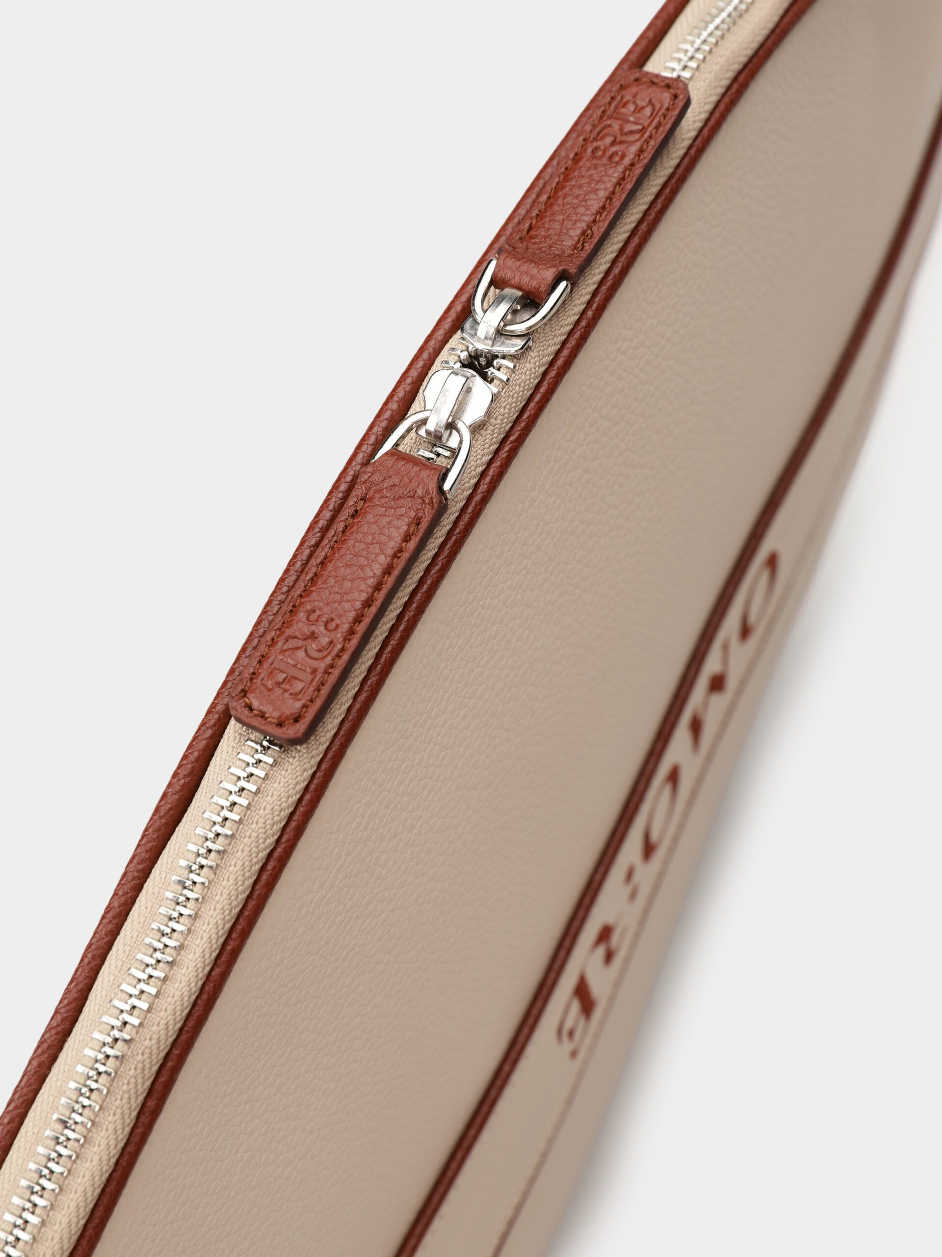 :REACT tennis leather case