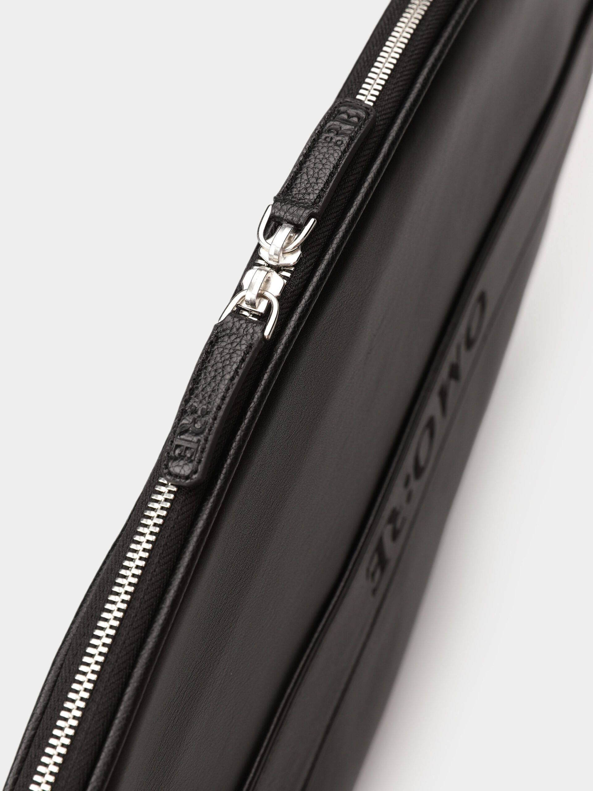 :REACT tennis leather case
