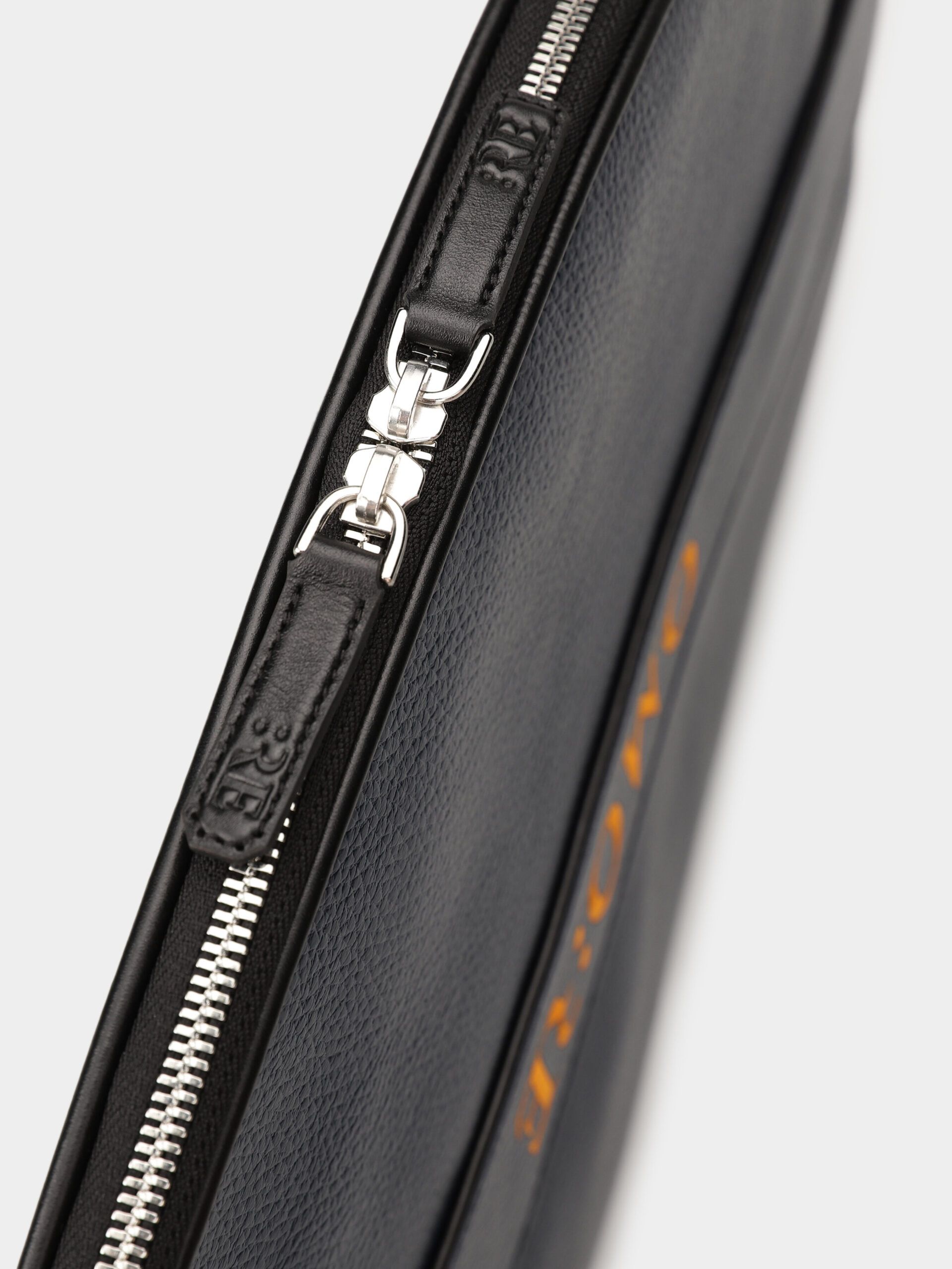 :REACT tennis leather case